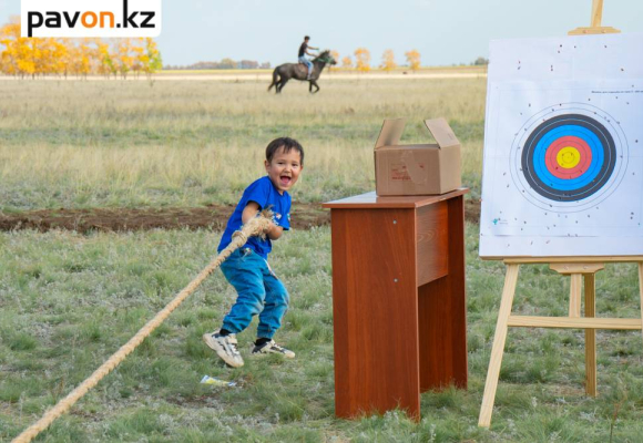 Байга, юрты и фотозоны: как отпраздновали 90-летие Успенского района (фото)