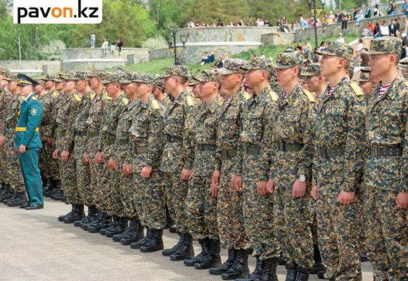Солдатская каша, четвероногие полицейские и военный парад: как павлодарцы отпраздновали 7 мая (фото)