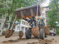 Жильцы павлодарской многоэтажки обсуждают с подрядчиками, как после ремонта будет выглядеть их двор