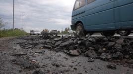 Дальнобойщики с разных точек мира разбивают свои большегрузы на павлодарской дороге