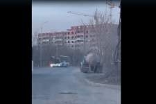 В Павлодаре водитель ассенизатора сливал нечистоты в неположенном месте