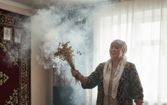 К павлодарцам, решившим "почистить" квартиру адыраспаном, приехали пожарные