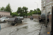 Павлодарские коммунальщики рассказали, как решают проблему подтопления города после ливней