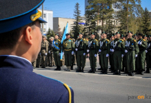 Аким города поздравил павлодарцев с Днем защитника Отечества