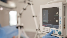 Младенец проглотил шуруп длиной три сантиметра в Павлодаре