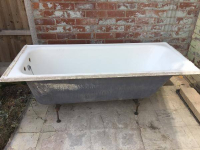 Жительница Аксу делала ремонт в квартире и лишилась ванны