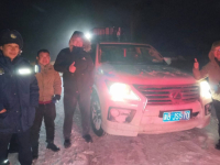 Павлодарские полицейские в буран спасли туристов из Китая