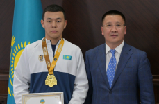 Золотую медаль завоевал боксер из Баянаула на чемпионате Азии в Аммане
