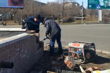 В Экибастузе водитель "буханки" врезался в тепловую камеру