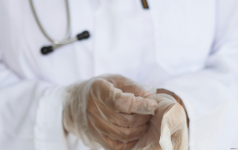 Больше года не мог получить выплаты хирург, переселившийся с юга в Павлодар