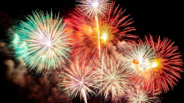 Полицейские напомнают павлодарцам: запускать фейерверки нужно в 50 метрах от жилых домов