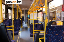 Павлодарцам рассказали, как вернуть забытые в автобусе вещи