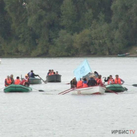 Павлодарские активисты собрали мусор во время сплава по Иртышу