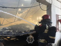 Цех по производству пластмассовых изделий вспыхнул в Павлодаре