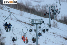 Как в условиях нехватки снега работает горнолыжная база "Мырзашокы" в Павлодарской области